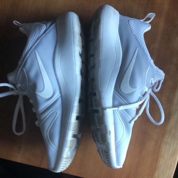 Nike shoes - Picture 4 of 6